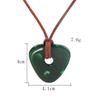 Collar de piedra de la madre fantasma Caroline See, película de anime, regalo para niños, colgante de esmeralda para Halloween, adorno con borde cruzado