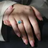 Anillo de Trébol de Cuatro Hojas con Corte Flor de Hielo de Piedras Preciosas de Colores Más Vendido en Xiaohongshu, Anillo de Trébol de la Suerte Chapado en Oro con Diamante de Alto Carbono, Dropshipping en Transmisión en Vivo