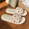Chinelos de Dormitório Estudantil em Formato de Coração de Tela Cheia, Chinelos Casuais da Moda para Casa Antiderrapantes Anti-Odor, Chinelos Antiderrapantes