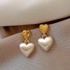 Pendientes Metálicos Doble Corazón Esmerilado Cepillado para Mujer, Pendientes de Diseño Exclusivo, Estilo Lujo Ligero, Pendientes Dorados con un Toque de Alta Gama