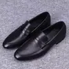 Zapatos Casuales de Cuero 2026 Nuevo Estilo Cuero Suave Zapatos Pequeños de Cuero para Hombre Punta Redonda Suela Suave Mocasines Casuales para Jóvenes Zapatos de Cuero para Hombre