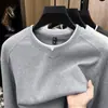 Sudadera Falsa de Dos Piezas para Hombre Nueva Otoño 2026, Marca Juvenil Trendy Casual Cuello Redondo Versátil Sudadera Básica para Hombre Venta al por Mayor