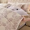 Conjunto de lujo de 4 piezas de terciopelo de leche tridimensional en relieve de grado A para maternidad, engrosado para abrigar en invierno, con ropa de cama de encaje con borlas