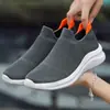 Sapatos de Malha Leve Tecido Voador Plus Size Cruzados para Primavera e Outono Sapatos Meia Femininos Respiráveis Confortáveis Casuais
