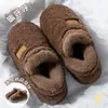Zapatillas de algodón peludo para hombre con plataforma y tacón, nuevo estilo 2026, cálidas de invierno, antideslizantes para exteriores, zapatos de algodón peludo para pareja, mujer