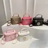 Bolsa Transversal Retrô Tendência Nicho Bolsa Caixa Verão 2025 Nova Bolsa Quadrada Pequena de Mão Bolsa de Ombro Casual Fashion