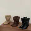 Botas de salto alto empilhadas com bico fino e tachas, estilo francês, para mulheres, outono e inverno, com saltos finos e fivelas de cinto, botas de moda ajustadas ao corpo, de cano médio