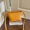 Bolsa transversal casual, simples e estilosa Shuai Mi Jia, adequada para o trajeto diário, bolsa de ombro fashion, bolsa requintada, compacta e moderna