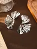 Pendientes de Flor Grande Tridimensionales Retro Transfronterizos Europeos y Americanos Pendientes de Moda Exagerados con Sentido Tridimensional Clip de Oreja Creativo de Ala y Hoja