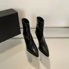 Botas de Salto Alto Chuyuji para Tornozelo Outono/Inverno 2026 Novas Botas de Tornozelo Versáteis Europeias e Americanas Bico Fino Botas Slim Retrô Salto Fino Preto