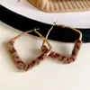 Pendientes Retro Europeos y Americanos de Otoño e Invierno con Estampado Geométrico de Leopardo en Piel Lujo Accesible Pendientes de Gama Alta Pendientes de Moda Elegantes y con Estilo para Mujer