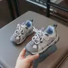 Zapatos para Caminar para Niños Pequeños Antideslizantes para Exteriores 2026 Otoño Nuevos Transpirables Ligeros Deportivos para Niñas Versátiles Casuales para Niños