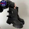 Botas de Couro e Tecido com Solado Grosso, Salto Bloco e Cano Largo 2026 Novo Estilo Patchwork com Fivela Dupla Botas Martin Estilo Britânico Feminino Botas Curtas Emagrecedoras
