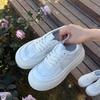 Zapatos blancos de suela gruesa y puntera ancha para mujer 2025 Nuevos zapatos de mujer de primavera y verano Celebridad de Internet Versátiles Populares Deportivas Casuales