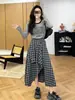 Conjunto Coreano de Moda Nuevo Otoño 2026: Conjunto de Dos Piezas: Top Casual Estampado de Manga Larga con Pantalón Falda a Cuadros