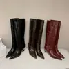 Botas de montar para mujer de cuero de grano superior repujado a mano, botas altas de caña larga, nuevo modelo de invierno, punta fina, tacón de aguja, botas altas hasta la rodilla para calzar