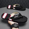 Chinelos sola macia pantufas frescas sapatos de praia para exterior sandálias de dedo antiderrapantes sandálias de couro de borracha resistentes ao desgaste masculinas