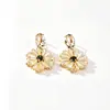 Pendientes de flor de cristal de margarita estilo festivo, lujo ligero, alta moda, temperamento elegante, diseño único, pendientes de botón para mujer