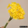 Flores de Seda de Alta Gama al por Mayor 6 Manojos de Narcisos Artificiales Ramos Lujo Accesible para el Hogar Adornos DIY Flores para Decoración de Bodas