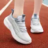 Marca Tênis Masculinos Verão Malha Respirável Antiderrapante Leve Casual Tênis de Corrida Cadarço Malha Grande Sapatos de Viagem