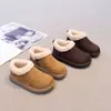 Botas de nieve para niños 2025 invierno nuevo estilo niñas más terciopelo más terciopelo zapatos Birkenstock zapatos peludos casuales niños botas cortas