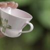 Taza de café de cerámica con color bajo vidriado flor de cerezo rosa pura pintada a mano por dama taza para té de la tarde taza para latte taza exquisita para beber personal