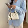 Bolsa Saco Versátil Tendência de Verão para o Dia a Dia 2026 Novo Estilo Coreano Elegante Moda Tendência Bolsa de Ombro Transversal