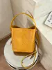 Bolso cruzado de estilo coreano para el día a día de gran capacidad, bolso de hombro y bandolera, nuevo bolso tipo cubo tejido minimalista 2026