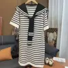 Falda Recta Rayada de Seda de Hielo con Cuello Marino para Mujer Verano Nuevo Corte Holgado Calado Calidad del Aire Estilo Occidental Vestido Petite