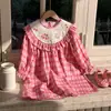 Vestido Doce para Meninas com Bordado de Morango Outono 2026 Roupas Infantis Gola Franzida Saia Infantil Xadrez Bloco de Cores Vestido Princesa