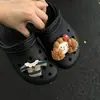 Nuevos Accesorios para Zapatos Croc Charms Desmontables para Zapatos para Niñas + Ropa Azul Pequeña Decoración 3D para la Superficie del Zapato