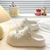 Sandalias perforadas de suela gruesa de EVA para mujer, pantuflas cerradas de verano, sandalias de playa para exteriores antideslizantes, transpirables, de suela blanda, con plataforma para mujer
