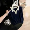 Top de Malha Elegante com Gola Outono/Inverno 2026, Camada Base Chique para Mães, Suéter Feminino para o Inverno