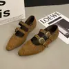 Sapatos Mary Jane de Salto Cuña Bico Fino com Rebites Estilo Britânico Moda Primavera e Outono Retro Fivela de Uma Tira com Sapatos para Saia