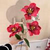 Flor artificial tipo tulipán de pétalos de solapa de 3 cabezas tulipán plano flor decorativa para sala de estar flor alta para camino de boda arreglo floral alto flor artificial