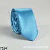 Corbata de color liso para hombre casual 5 cm estilo coreano seda artificial estrecha para lugar de trabajo boda negocios administrativa venta al por mayor