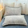 Juego de Ropa de Cama de Invierno de Alta Calidad, Nuevo, con Tallado 3D, de Terciopelo, Cuatro Piezas, de Terciopelo de Leche Burnout, para Mujer, Lujo Ligero, Sensación de Gama Alta