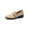 Sapatos loafer femininos de couro confortáveis estilo britânico com fivela, coleção outono 2026, salto médio grosso, bico redondo, couro genuíno, corte baixo
