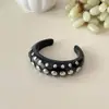 Pulseira Vintage Retro com Tachas Âmbar, Bracelete Largo de Design Único, Pulseira de Luxo Leve Estilo Francês para Mulheres
