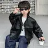 Jaqueta de couro de bolso duplo para meninos para primavera e outono, estilo coreano, jaqueta de moto moderna e estilosa para crianças, casaco da moda para meninos jovens