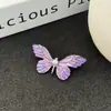 Broche Borboleta Esmaltado Degradê Retrô, Broche Feminino Inseto com Pérola, Acessório de Pino de Nicho Inspirado em Design