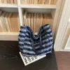 Bolsa tote listrada desfiada índigo lavado com acabamento de névoa estilo coreano sensação preguiçosa relaxada estudante compras de rua bolsa de ombro único