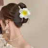 Presilha de Garra Super Fada Frangipani 2026 Novo Estilo High-End Atmosfera de Flores Presilha Tubarão para Mulheres Cabelo Fino Presilha Grande para Cabelo