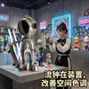 Escultura de Astronauta Buzo en Patineta Electroplateada Adorno Decoración Moderna para el Hogar Decoración de Paisaje de Fibra de Vidrio Lámpara de Pie