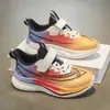 Zapatillas Rojas de Conejo para Niños Nuevas Primavera y Otoño Malla Transpirable Suela Suave Zapatos para Correr Niños Medianos y Grandes Zapatos Casuales para Niños