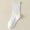 Calcetines Hombre Deportivos Primavera Otoño Calcetines de Media Pantorrilla Estilo Pareja Anti-olor Absorbentes de Sudor Calcetines Largos Calcetines de Algodón para Mujer Venta al por Mayor Industria del Calcetín Zhuji