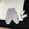 Calça de Moletom de Outono para Bebê Novo Estilo Estilo Coreano Criança Pequena Logo Pequeno Cintura Elástica Calças com Punho Roupa de Outono Bebê Casual Calças para Exterior