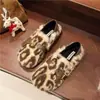Mocasines cálidos para mujer 2026 nuevo modelo zapatos de algodón, zapatos planos de felpa con estampado de leopardo, cómodos para otoño e invierno, casuales y modernos