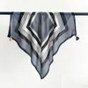 Pañuelo pequeño cuadrado de algodón y lino color marrón estilo Maillard para mujer, estilo nuevo, elegante y versátil, pañuelo decorativo para la cabeza, diadema, pañuelo de cuello, accesorio para la cintura