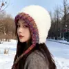 Gorro de Punto con Bola de Borla Roja para Viajes Turísticos del Oeste de Sichuan para Mujeres, Gorro de Punto Hueco para Viajes de Otoño e Invierno en el Día Nacional, Pradera